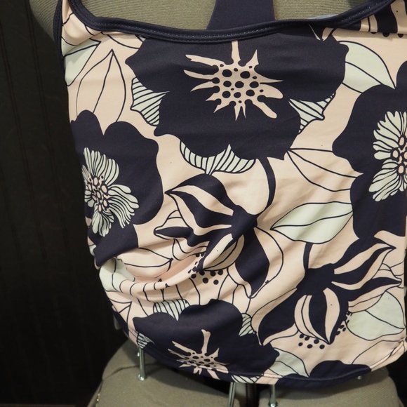 Shebeest Entwine Tank Tops with attached bra - Athletic Wear for Women - NWT - Picture 5 of 5